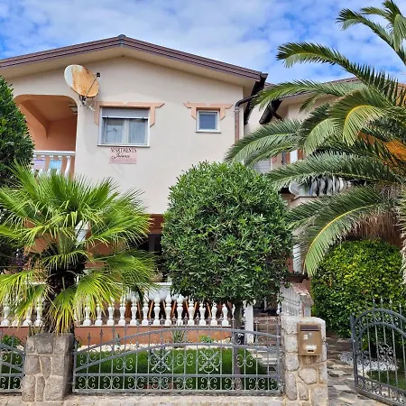 Jelena Apartment *
